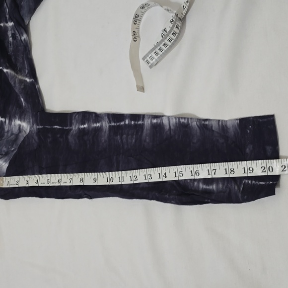 Fate Women’s Marble Tie Dye Boxy Long Sleeve Top Blue White Size Small - Picture 6 of 8